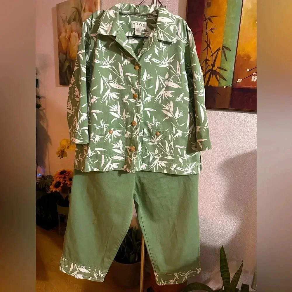 Orvis white green pants suits size 16